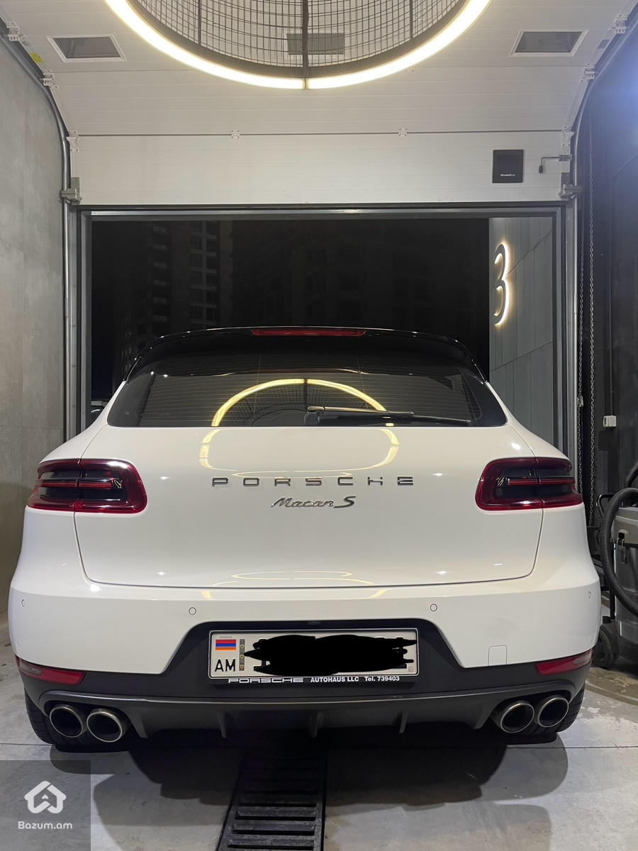 Porsche - image 6