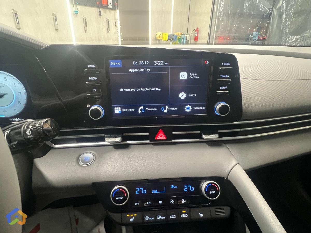 Hyundai Elantra Sel Plus - image 14