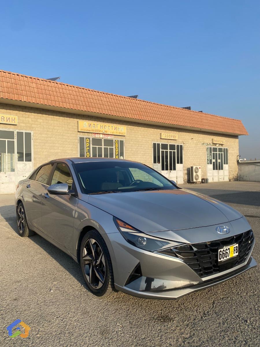 Hyundai Elantra Sel+ - image 1