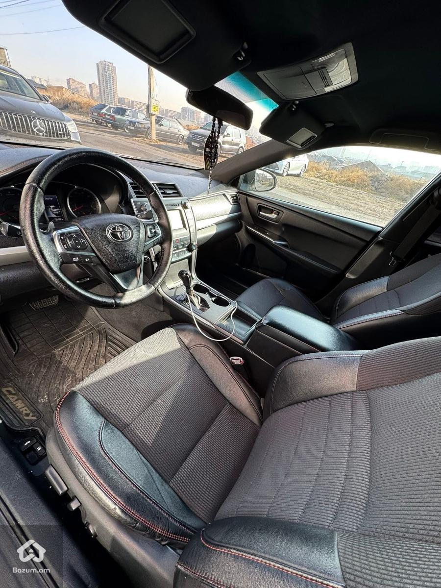 Toyota Camry 2016/17 SE - image 8