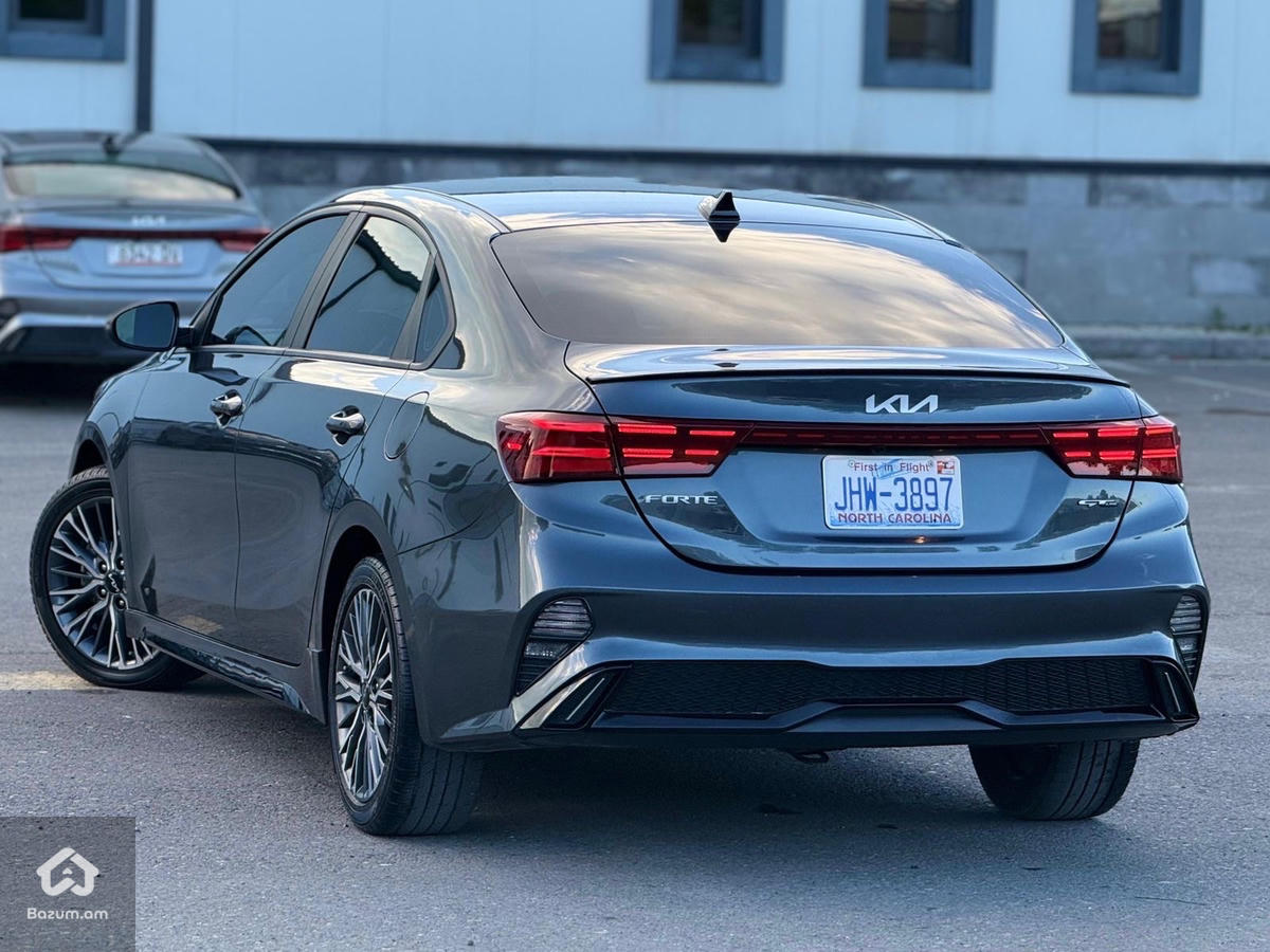 Kia Forte GT-LINE - image 16