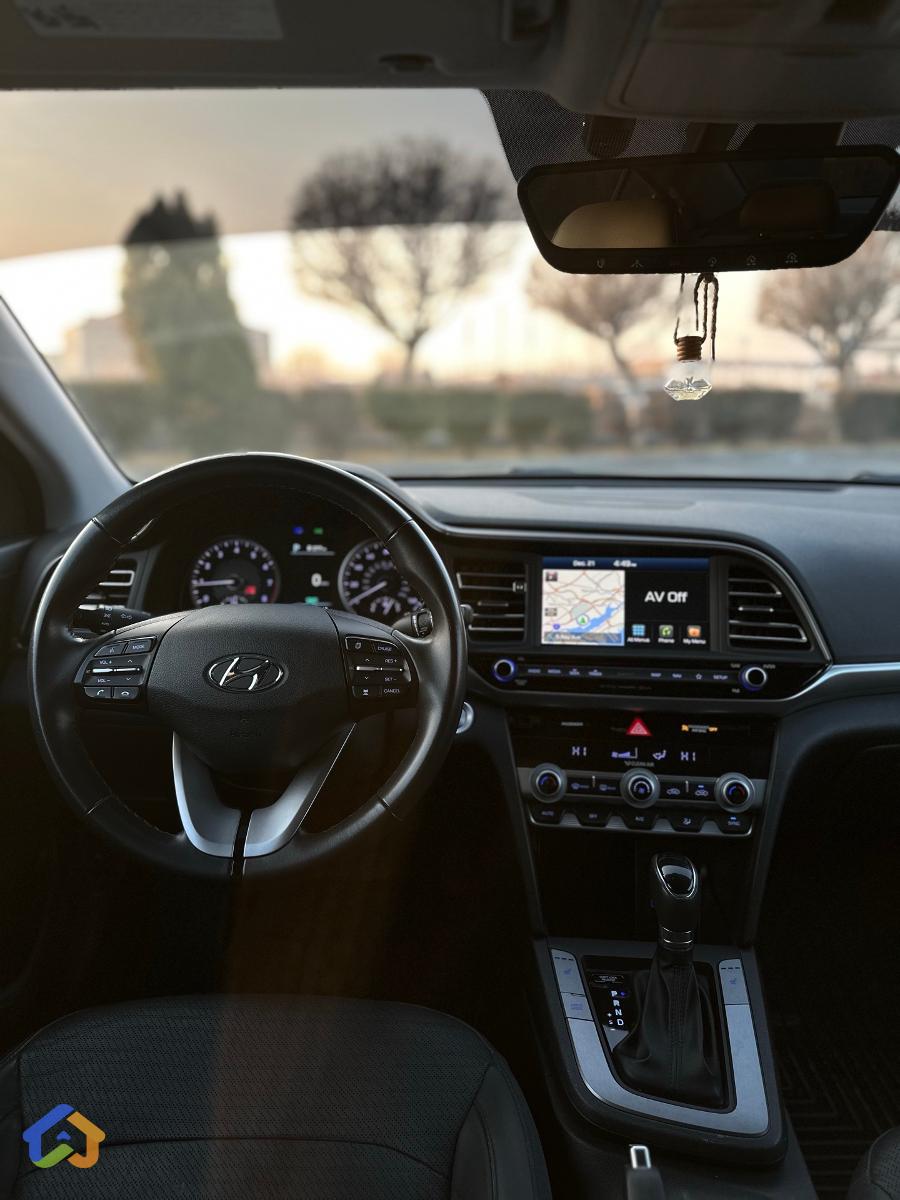 Hyudai Elantra - image 6