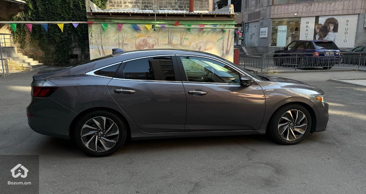 Honda Insight - image 8