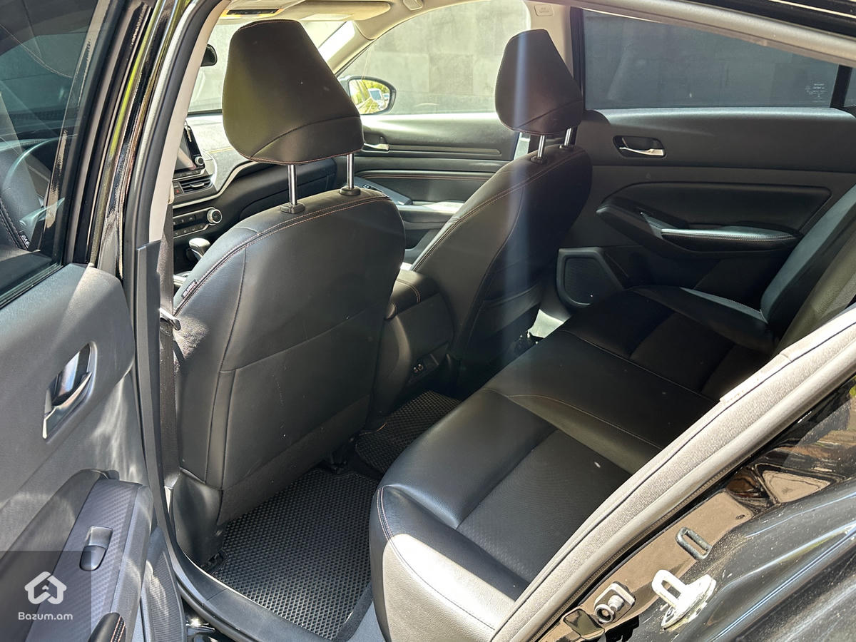Nissan Altima 2022 SR - image 12
