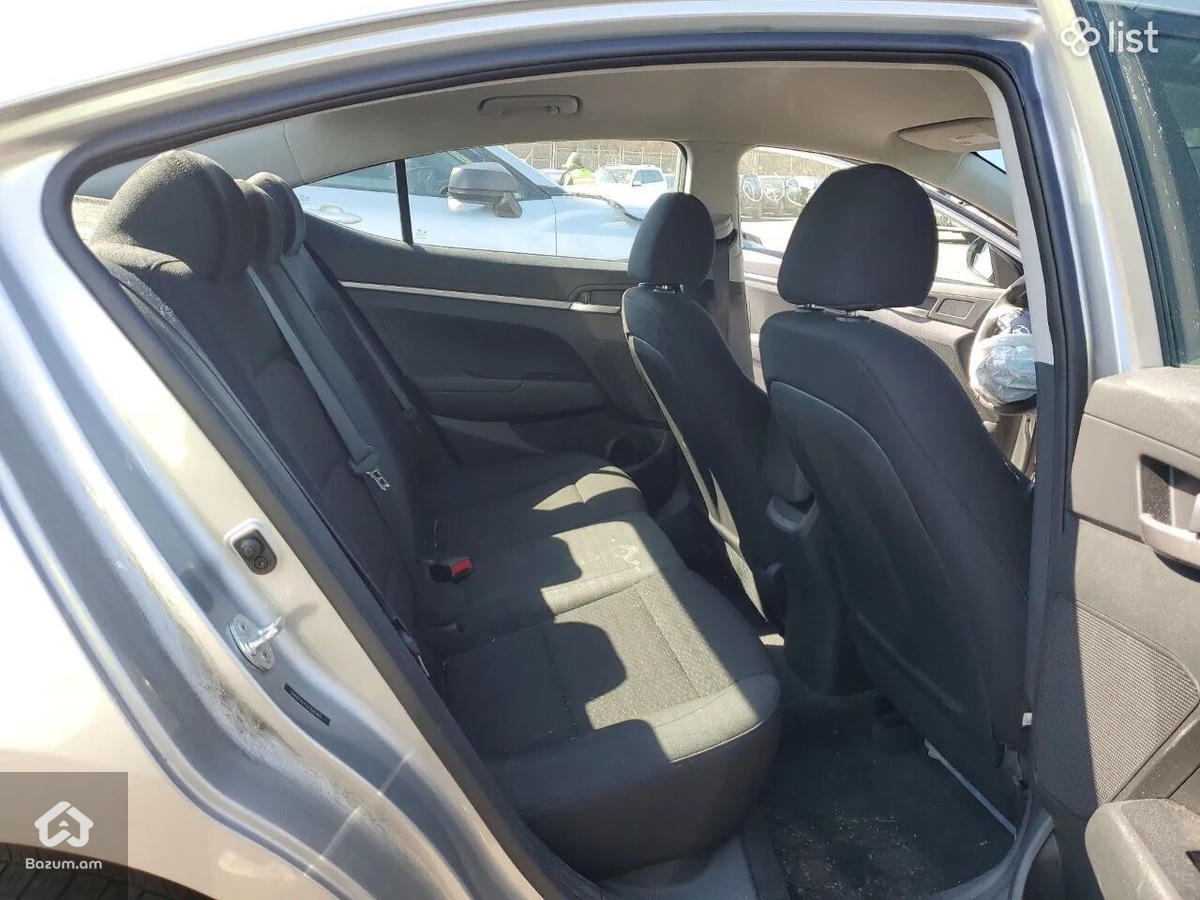 Hyundai Elantra SE 2020 - image 6