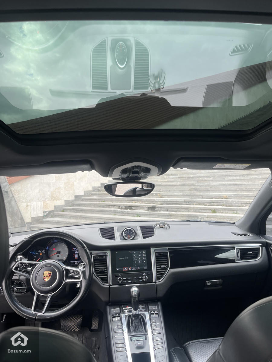 Porsche Macan S  - image 8