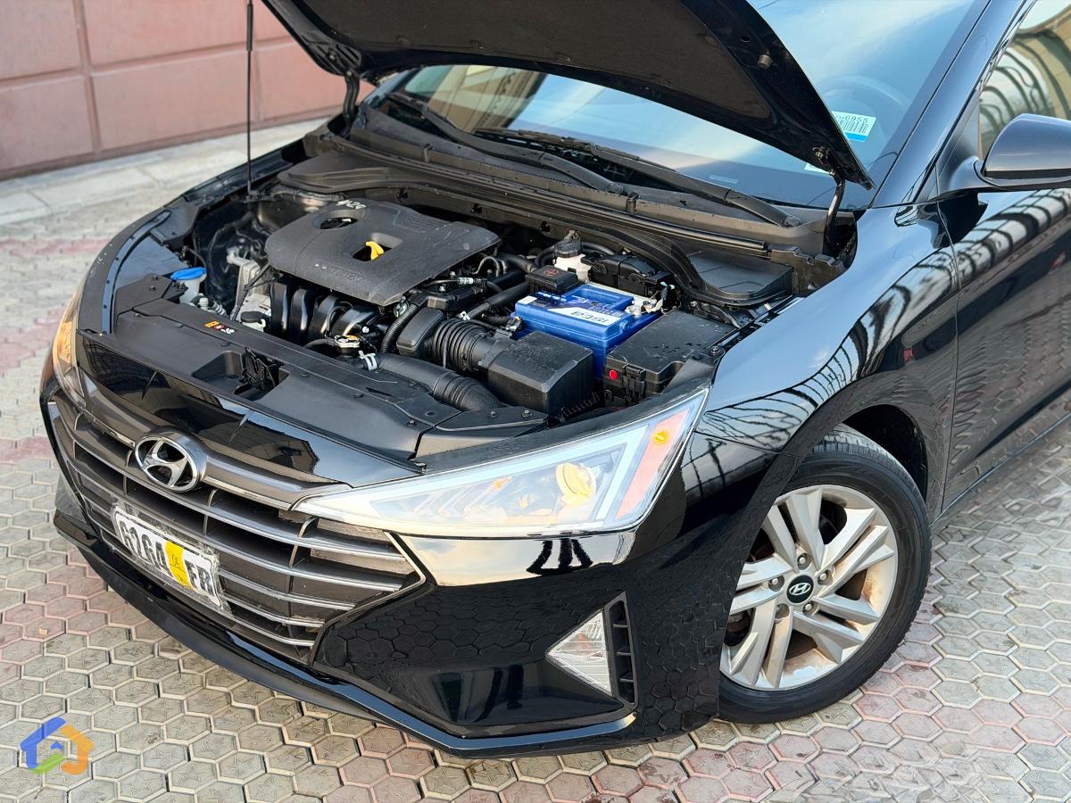 Hyundai Elantra Sel - image 10