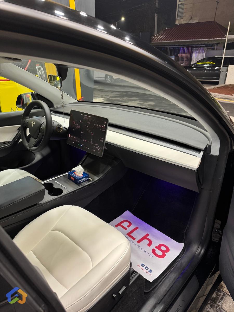 Tesla Model Y dual motor long range  - image 8