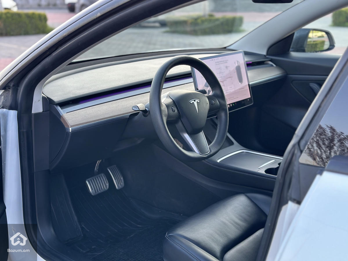 Tesla model 3 - image 9