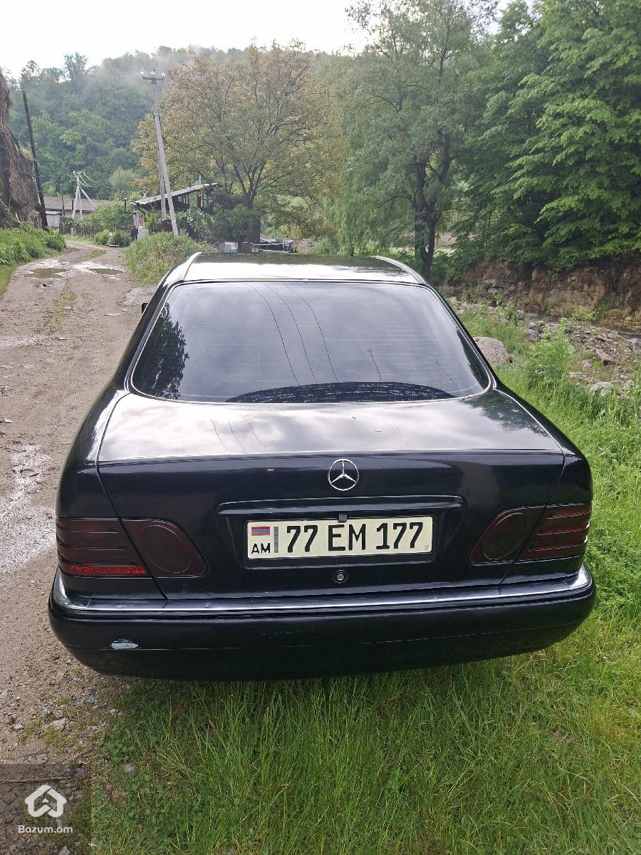 Mercedes-Benz E 200 1999 - image 4
