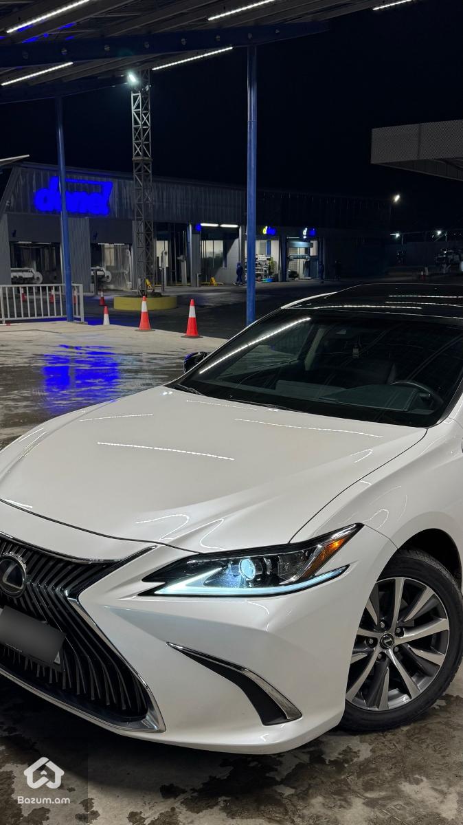 LEXUS ES350 - image 6