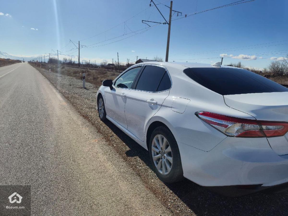 Toyota Camry 2020 - image 6