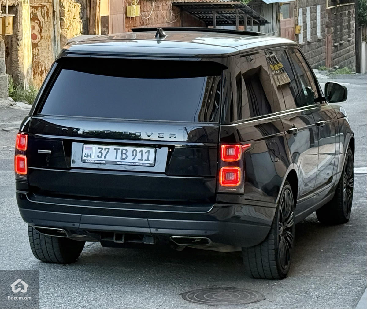 Range Rover Vouge Black Edition - image 4