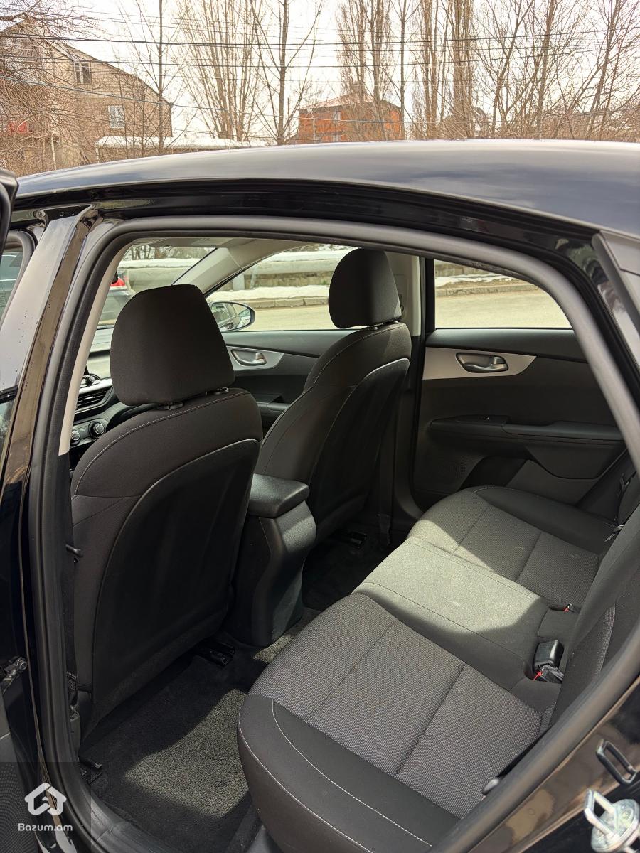 KIA FORTE FE - image 9