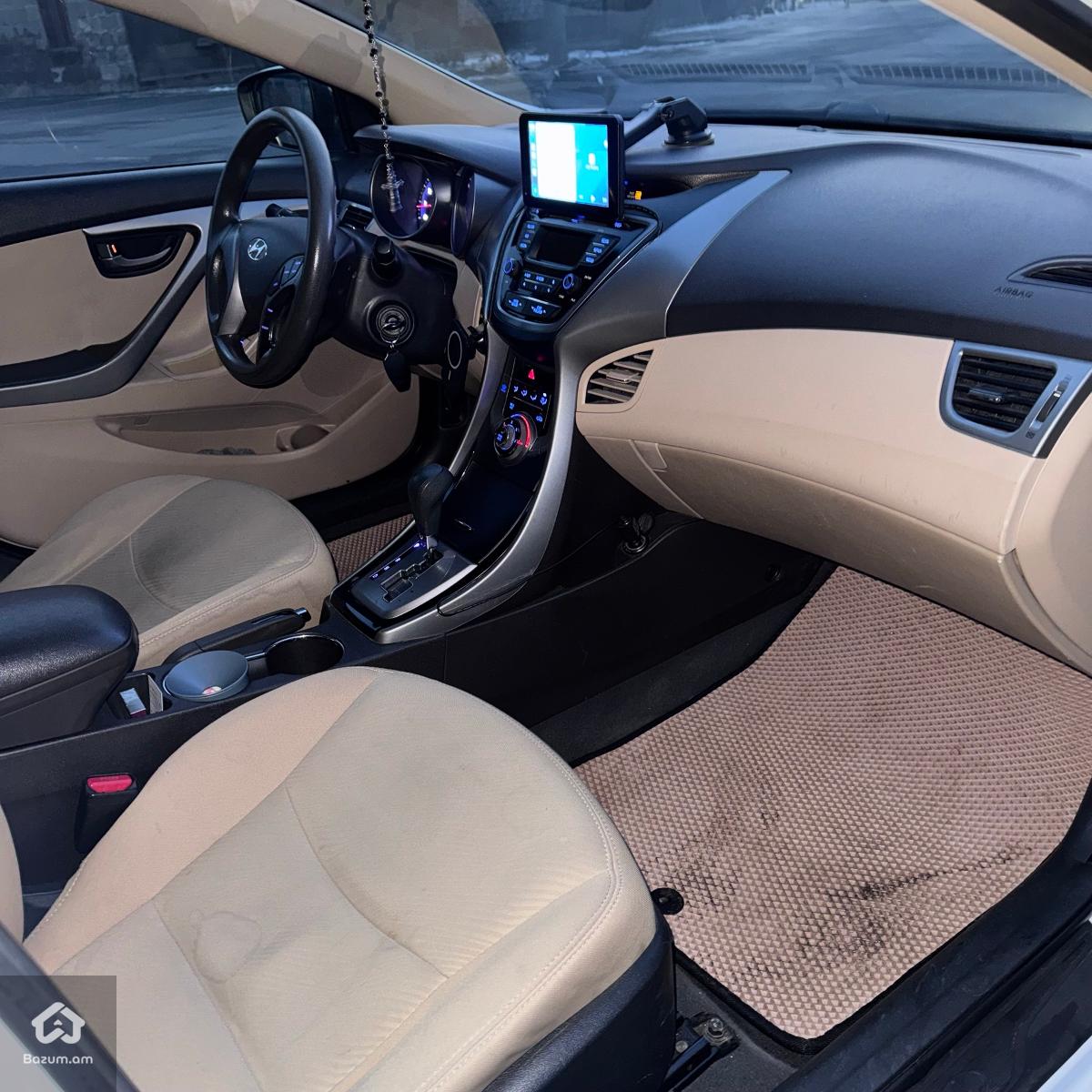 Hyundai Elantra 2013 - image 10