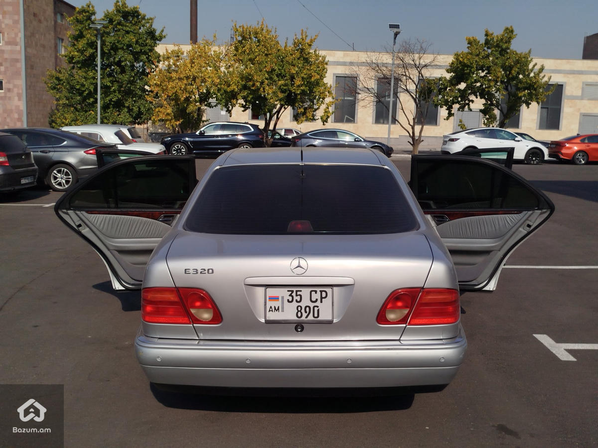 Mercedes-Benz W210 E320 Avangard - image 7