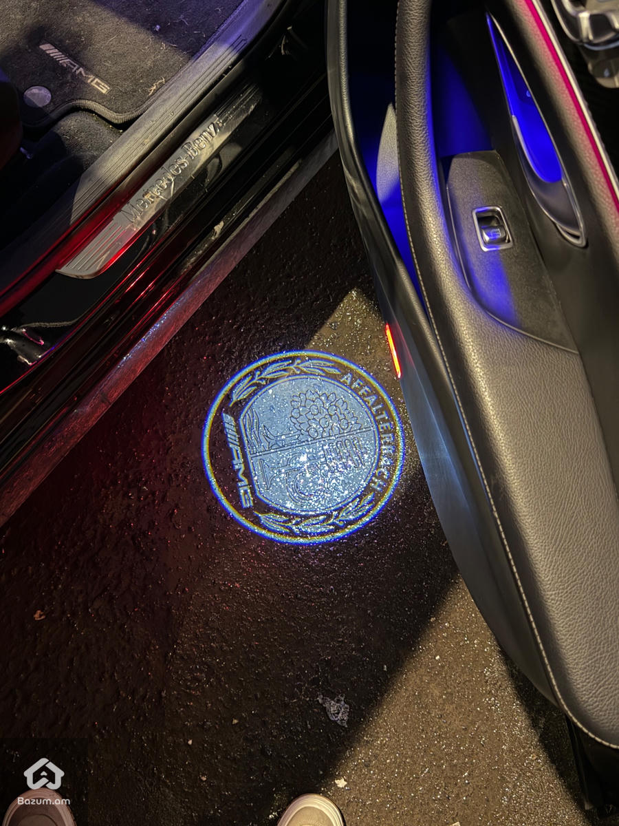 Mercedes Benz E350 - image 12