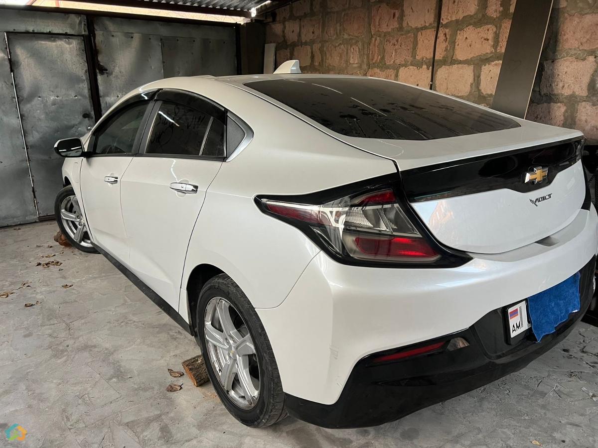 Chevrolet Volt 2 - image 7