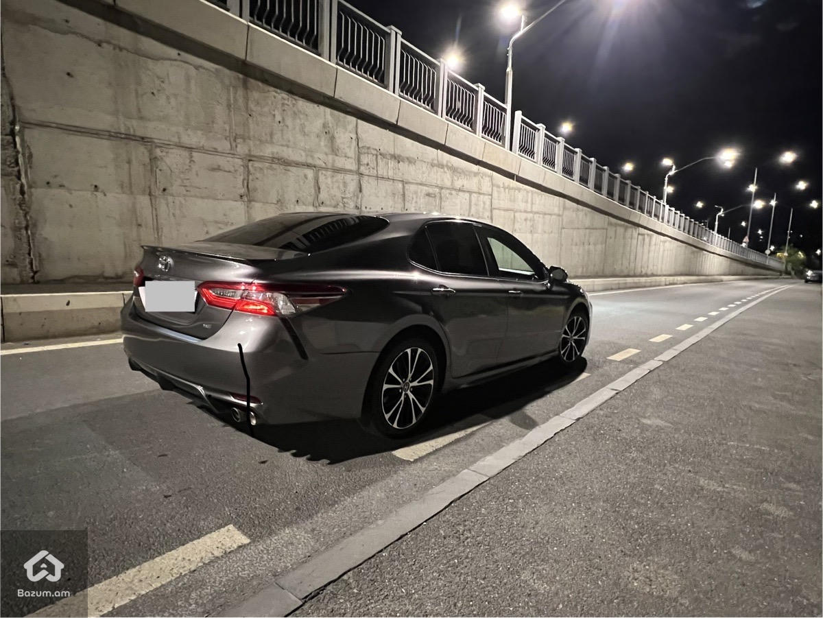 Toyota Camry 2018 - image 5
