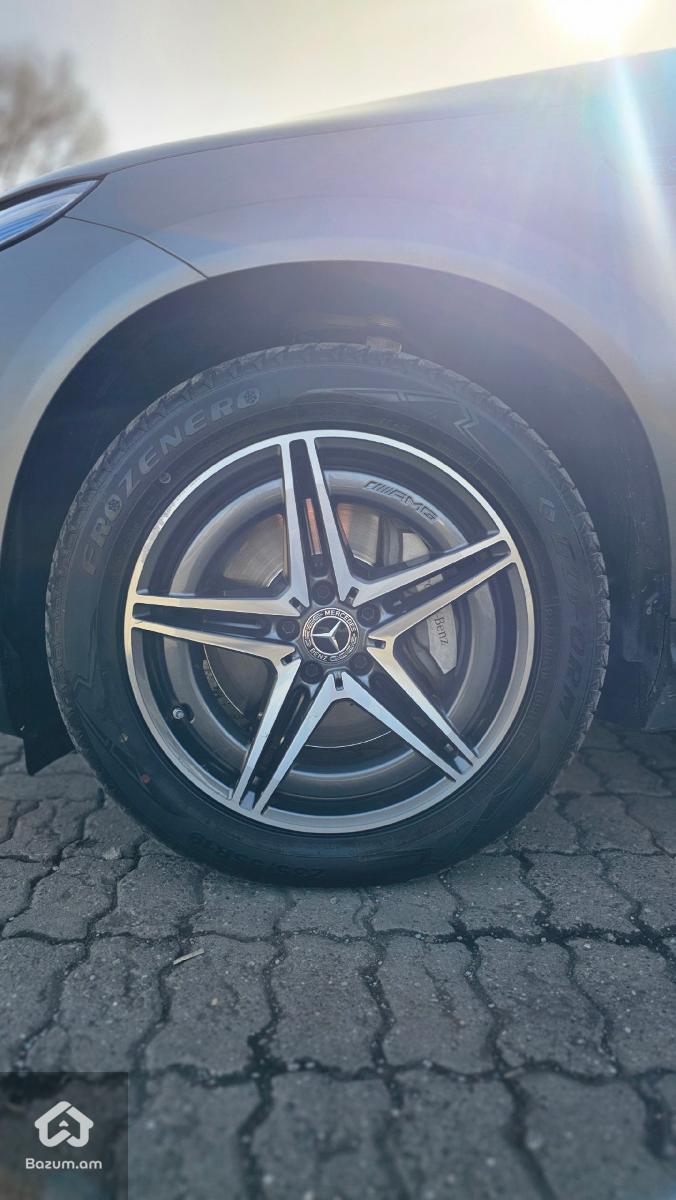 Mercedes EQC - image 4