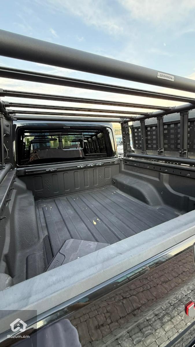 Jeep Gladiator - image 6