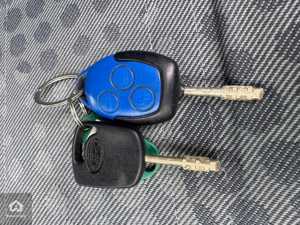 Ford transit - image 10