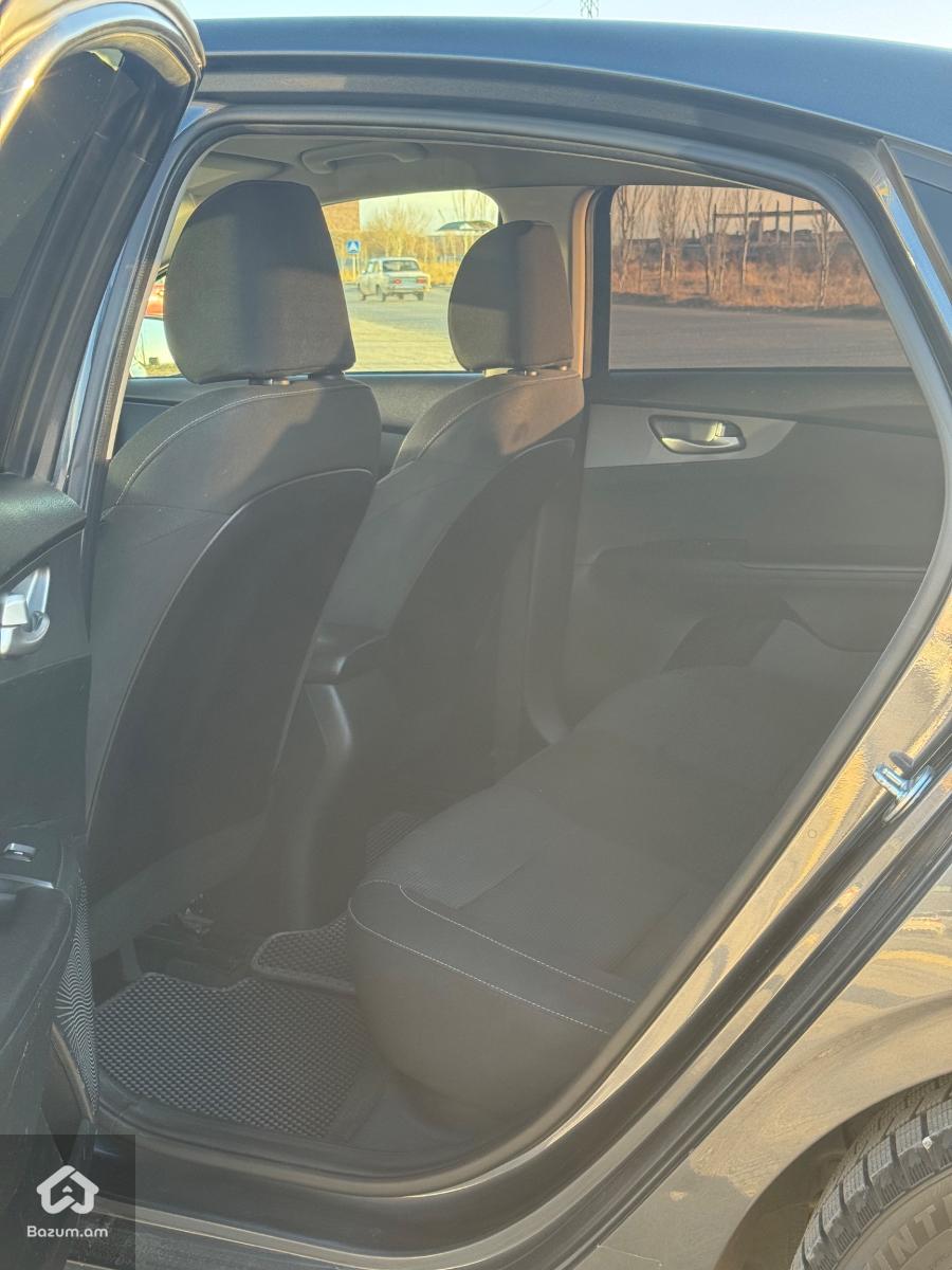 Kia Forte 2019 - image 15