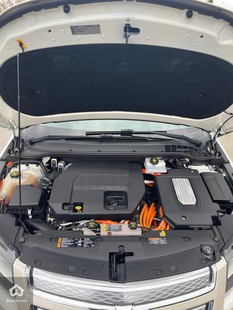 Chevrolet Volt Premier - image 11