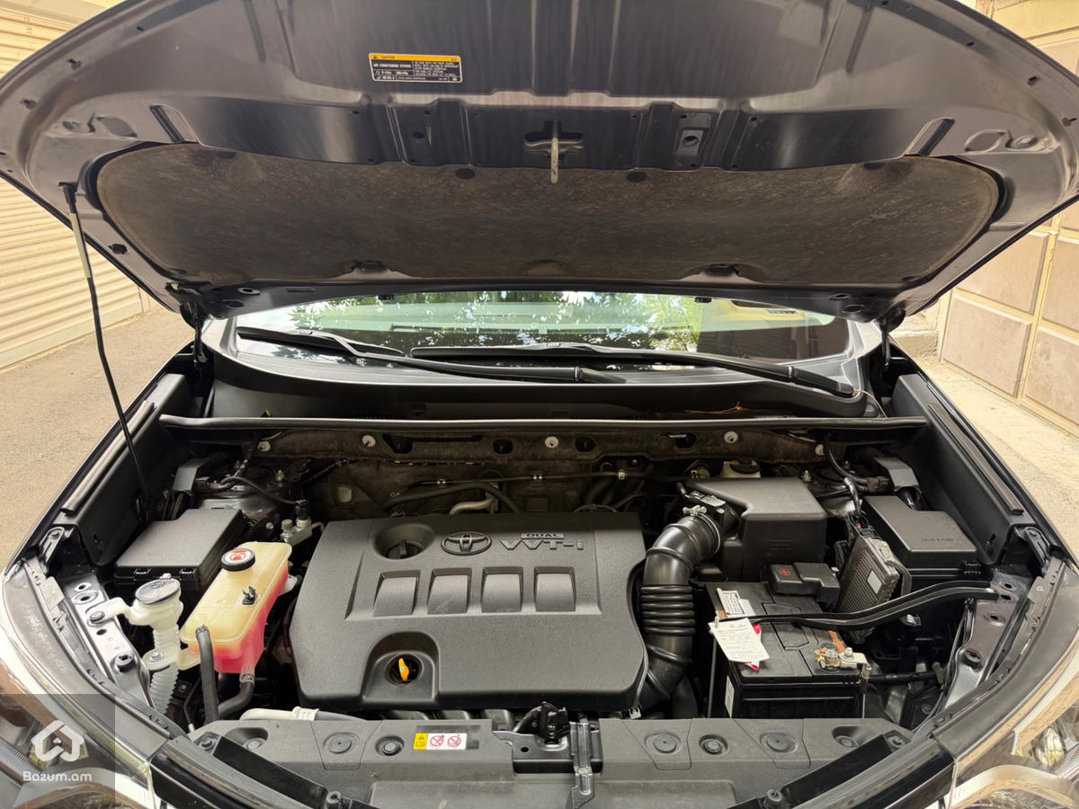 Toyota RAV4  - image 13