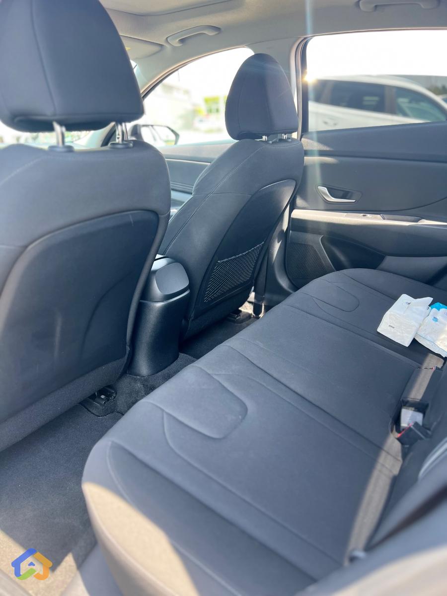 Hyundai Elantra Black Edition Sel + - image 9