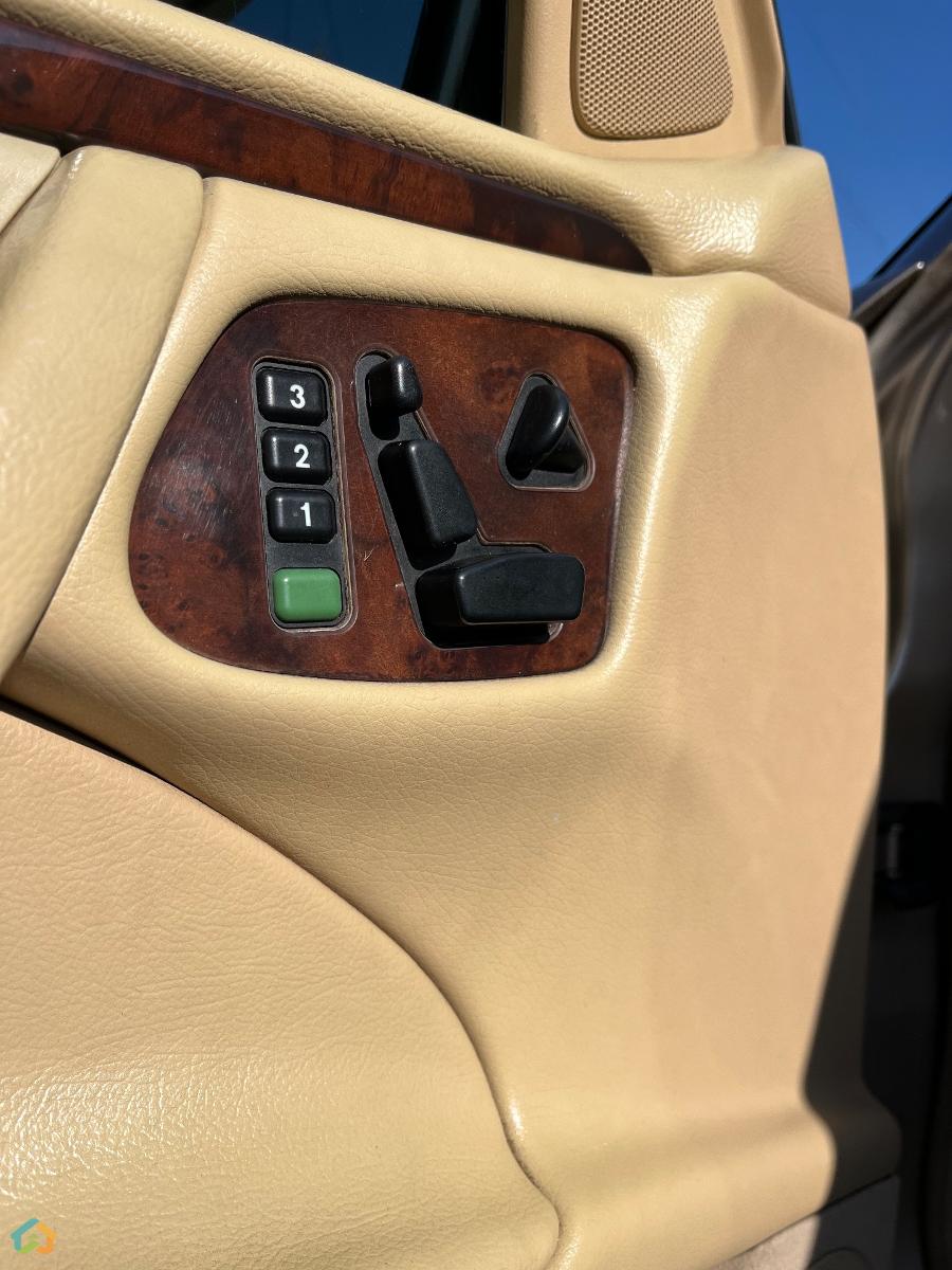 Mercedes-Benz E-class - image 6