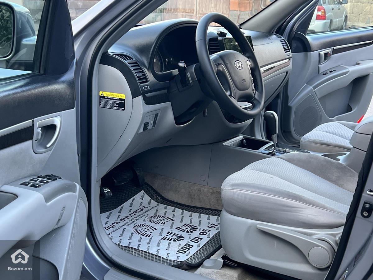 Hyundai SantaFe - image 7
