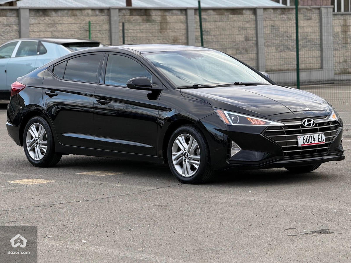 Hyundai Elantra - image 12