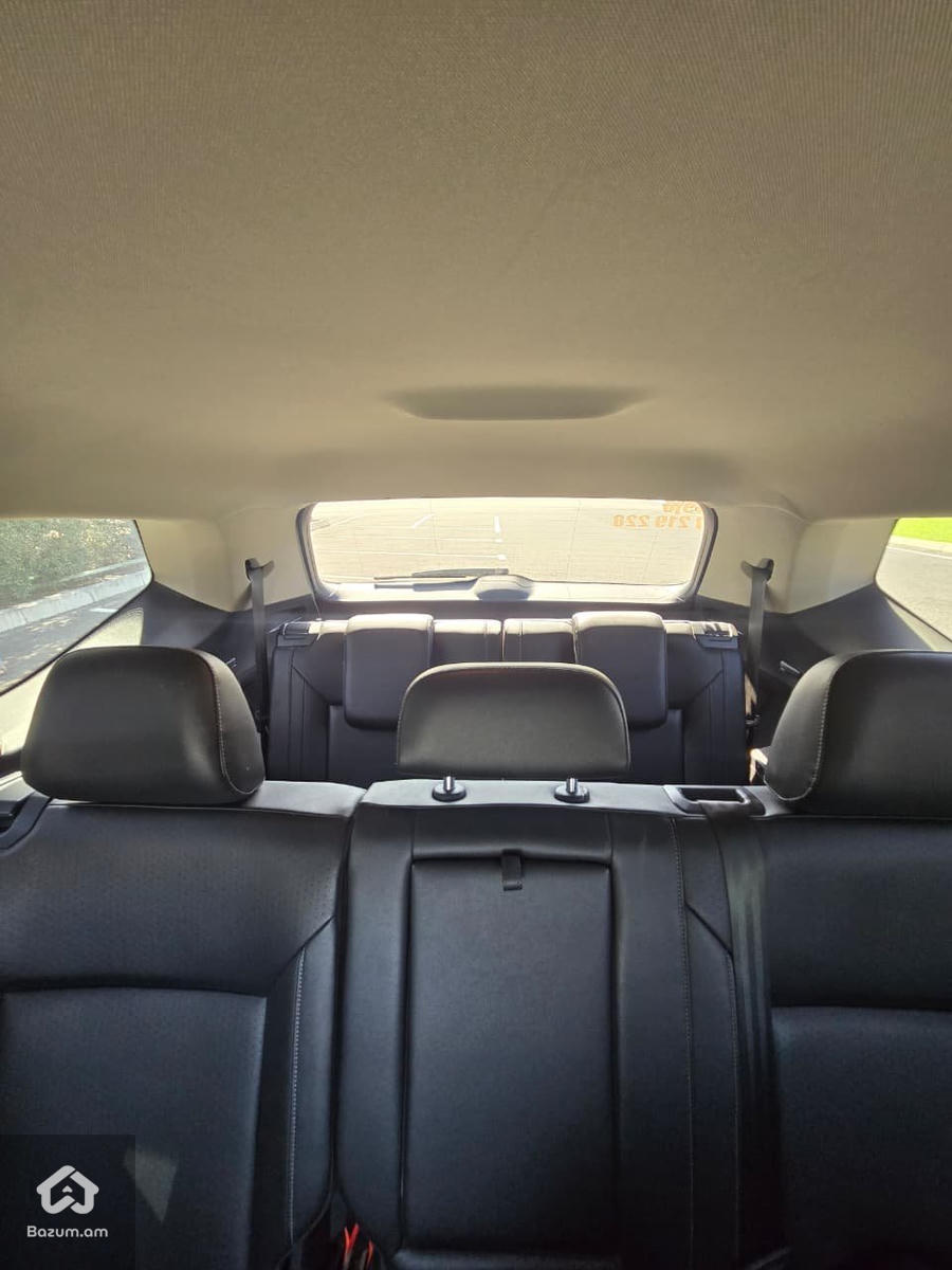 Volkswagen Atlas R-Line  - image 14