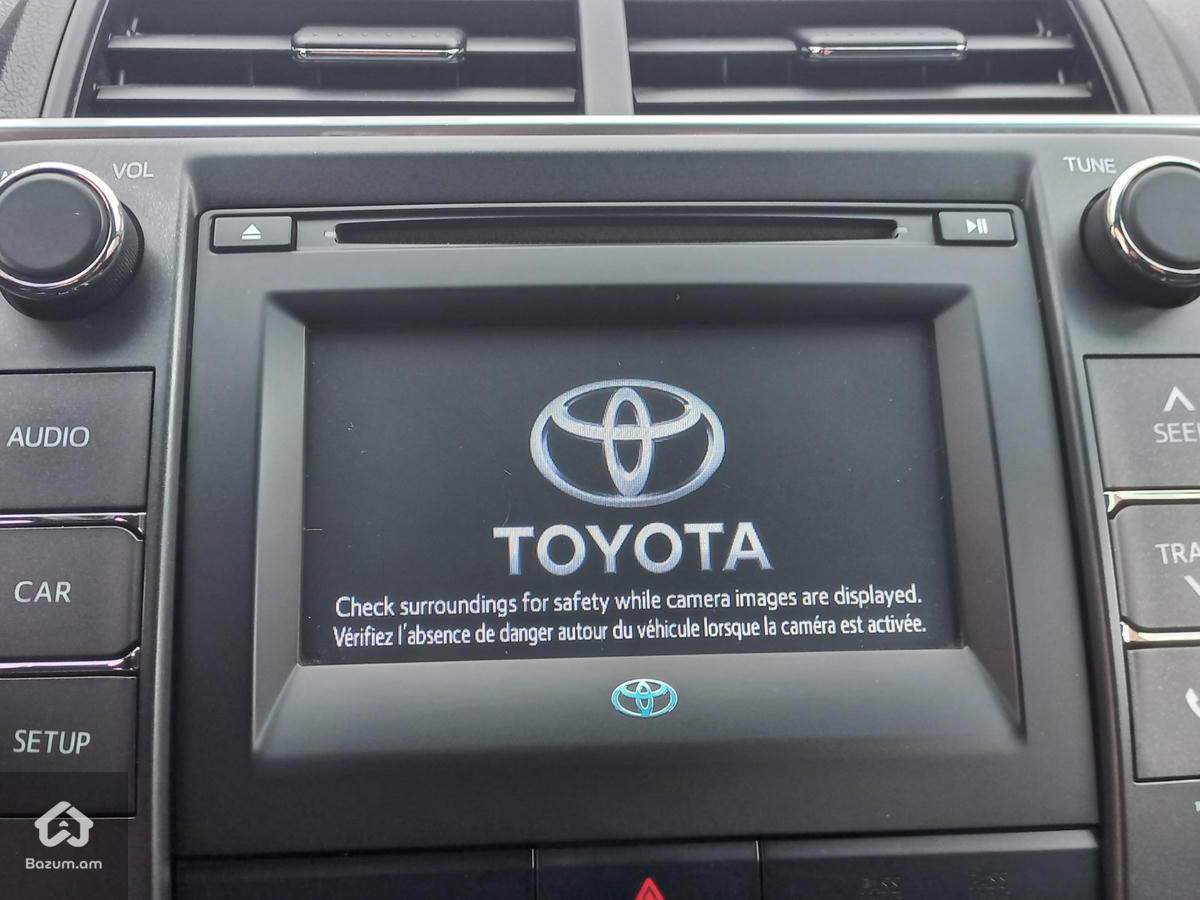 Toyota Camry - image 19