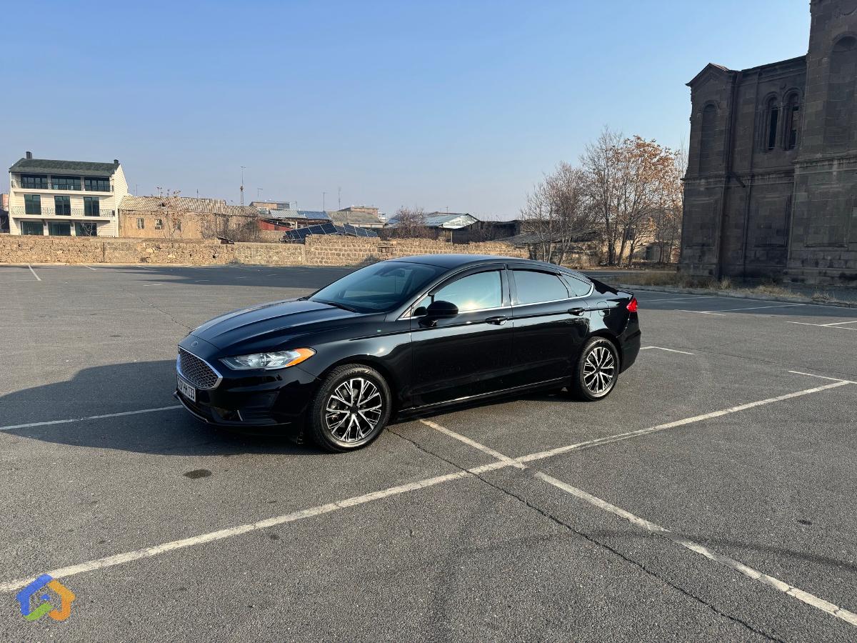 Ford Fusion - image 1