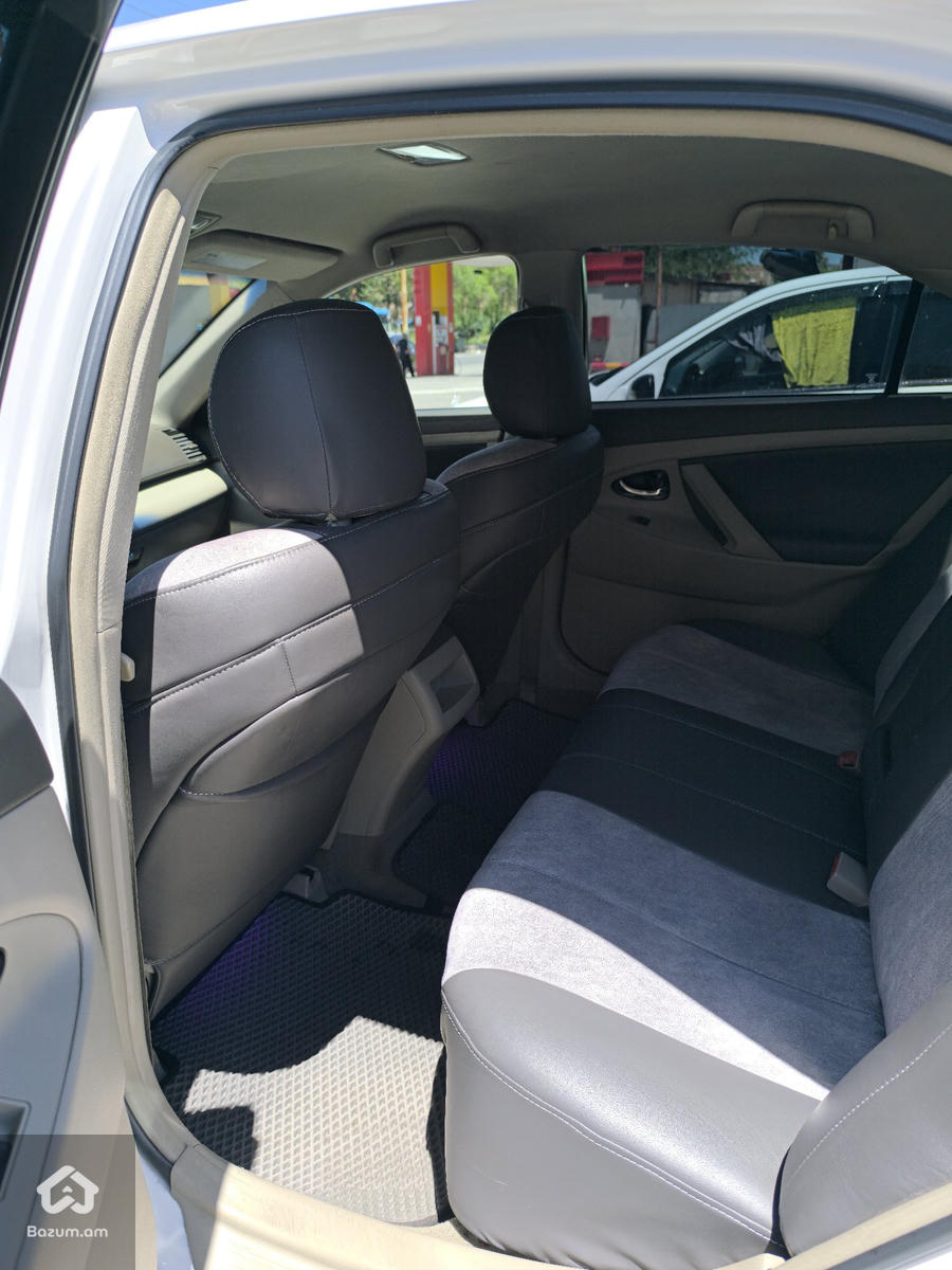 toyota camry - image 5