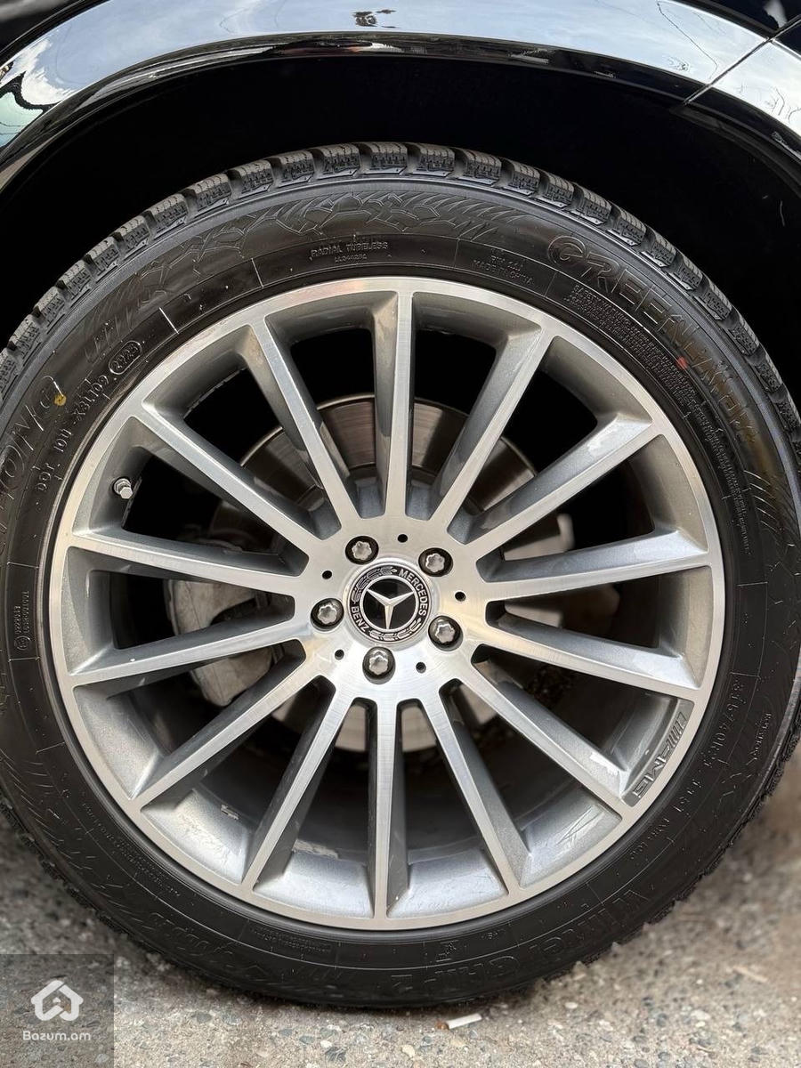 Mercedes Benz - image 18