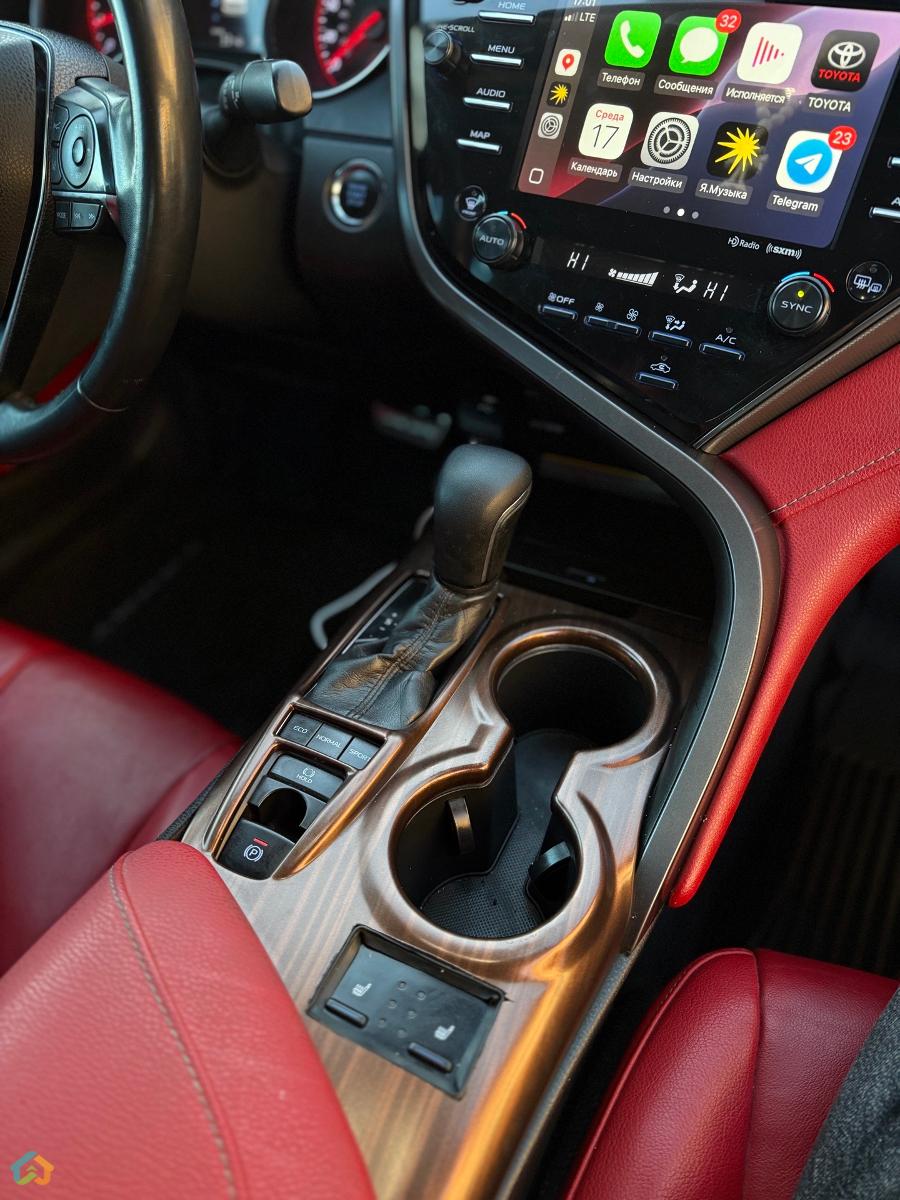 Toyota Camry V70 Xse - image 19