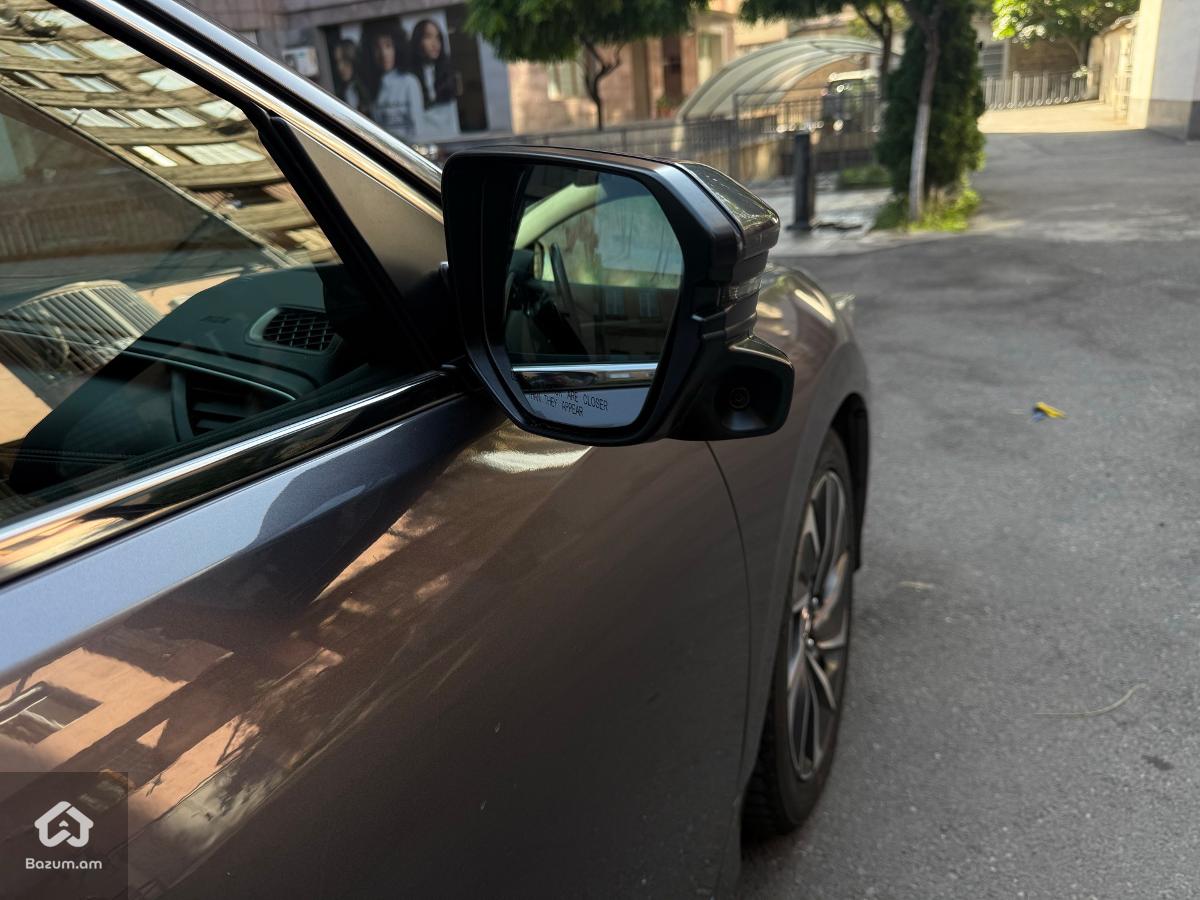 Honda Insight - image 12