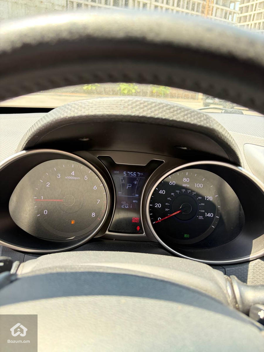 Hyundai Veloster - image 9