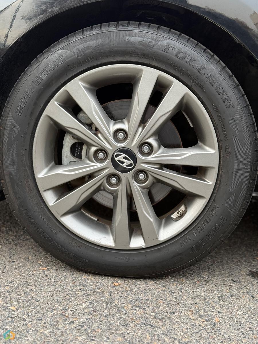 Hyundai Elantra - image 9