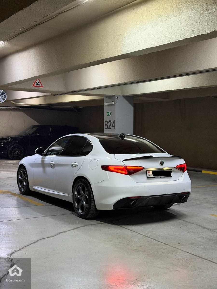Alfa Romeo Giulia - image 8