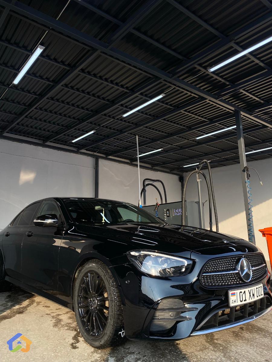 (2020-2021) Mercedes Benz E350 - image 2