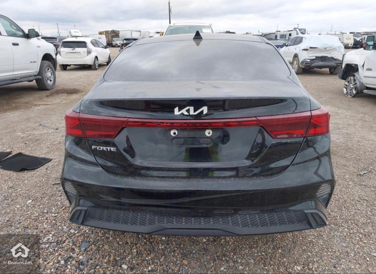 Kia Forte LXS 2022 - image 11