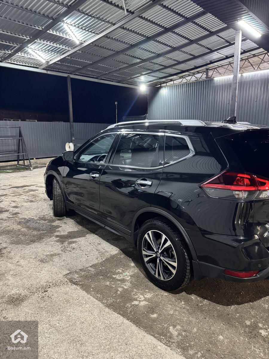 Nissan Rogue - image 7