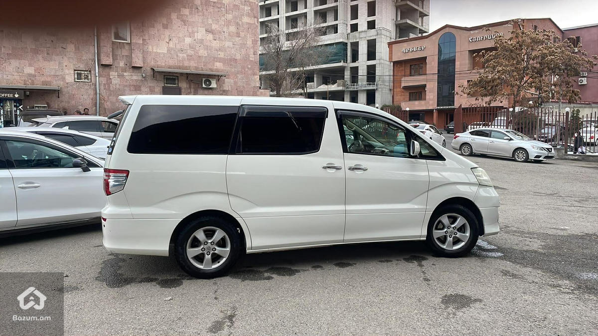 Toyota - image 4