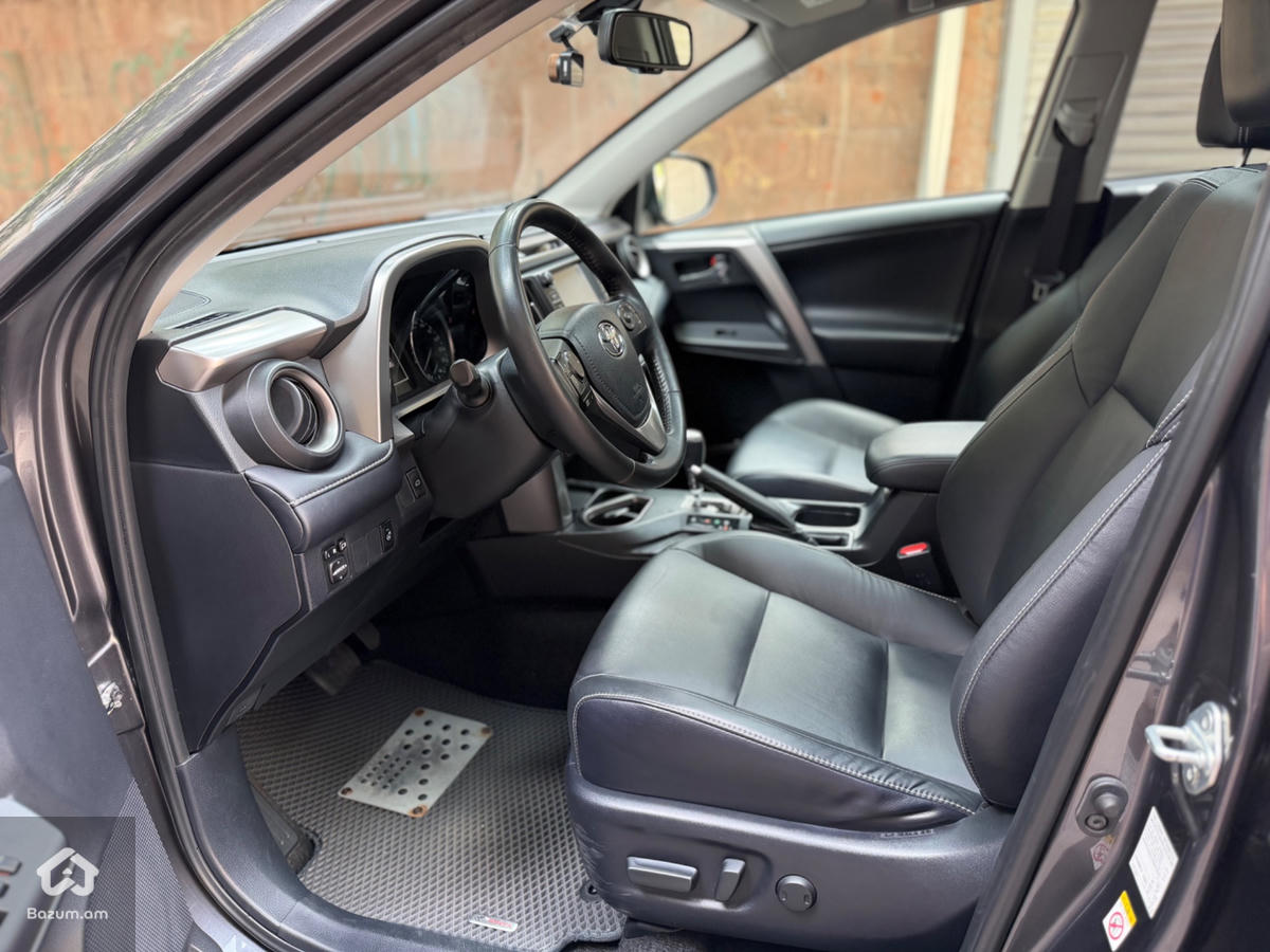 Toyota RAV4  - image 5