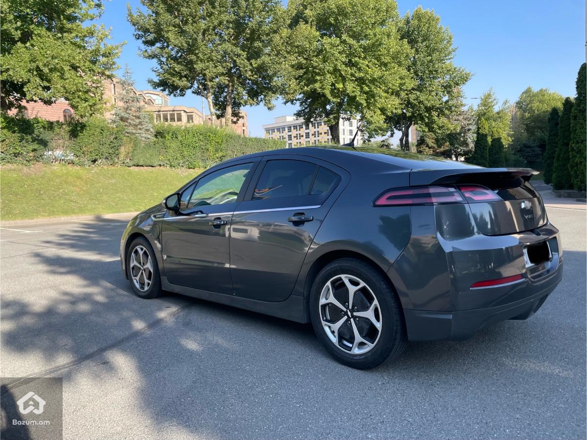 Chevrolet volt - image 2