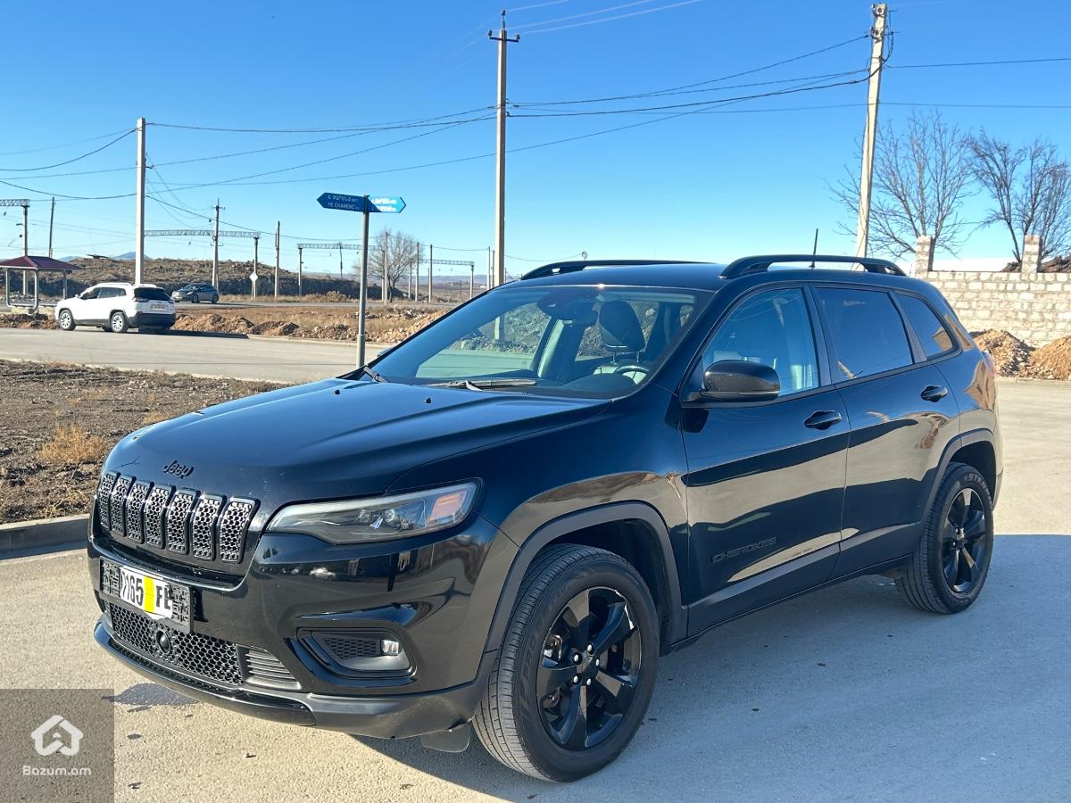 Jeep Cherokee Altitude Edition - image 2